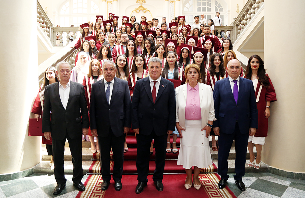 AMEA-nın magistraturasını bitirən tələbələrin “Məzun günü” k...