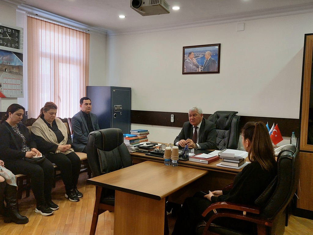 Akademik Muxtar İmanovun “Folklor və yazılı ədəbiyyat” mövzu...