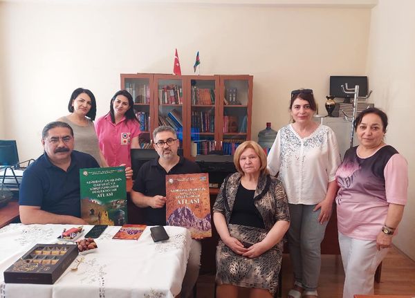 Türkiyənin Fırat Universitetinin əməkdaşları Dilçilik İnstit...