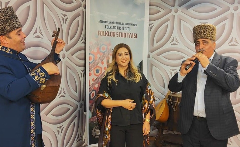Folklor İnstitutunun studiyasında bir neçə dastan lentə alın...