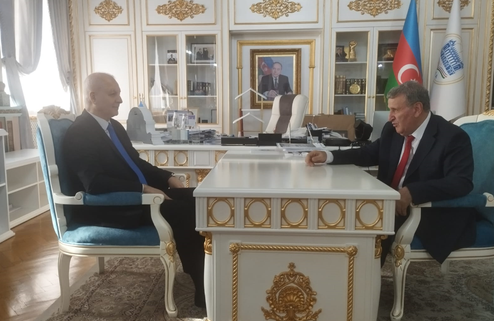 AMEA prezidenti Beynəlxalq Türk Akademiyasının rəhbəri ilə g...