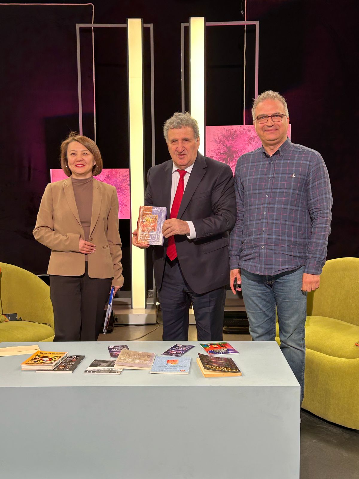 Akademik İsa Həbibbəyli Manas televiziyasında çıxış edib