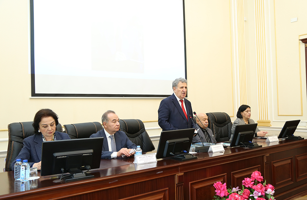 AMEA-da akademik Mikayıl Useynovun 120 illiyinə həsr olunan elmi sessiya keçirilib