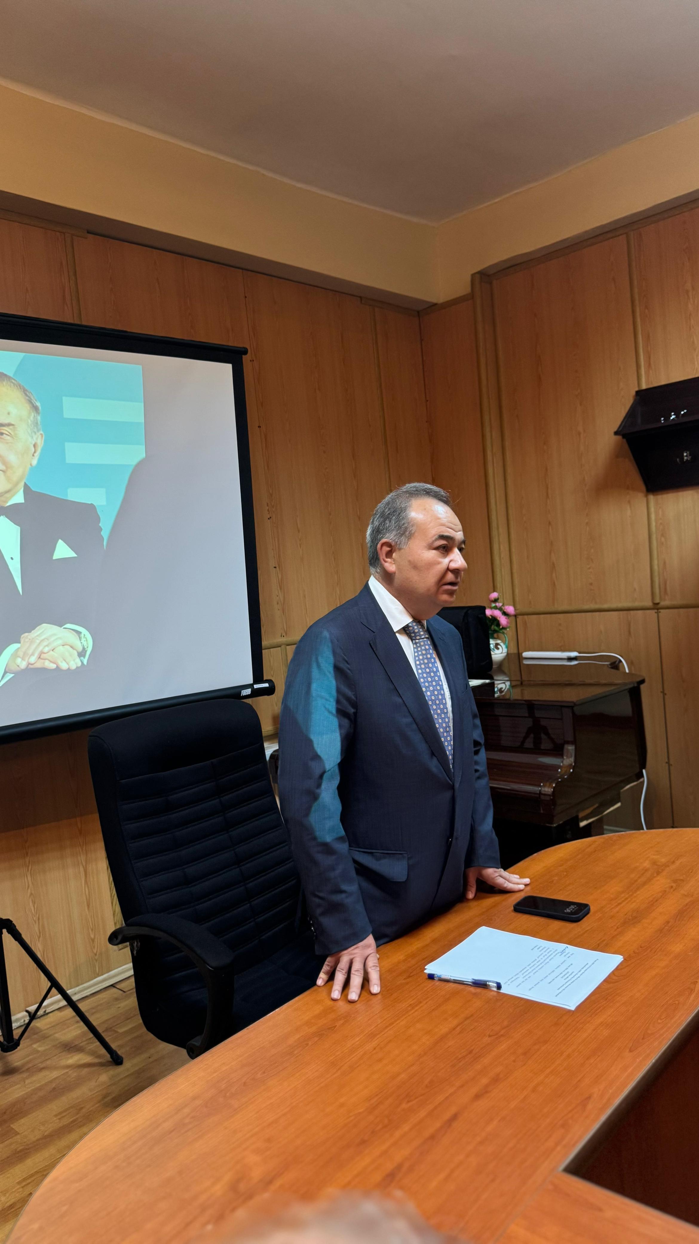 Memarlıq və İncəsənət İnstitutunda Ulu Öndər Heydər Əliyevin...