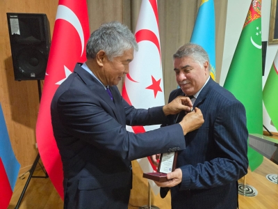 Professor Nadir Məmmədli TÜRKSOY medalı ilə təltif edilib