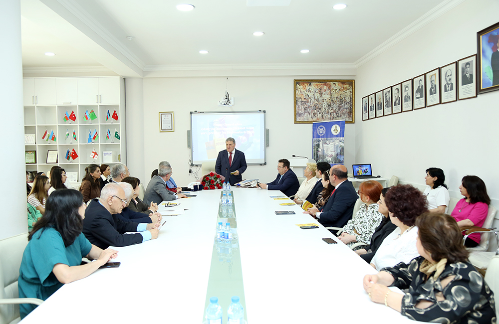 AMEA-nın Ədəbiyyat İnstitutu ilə Rumıniyanın Beynəlxalq Miha...