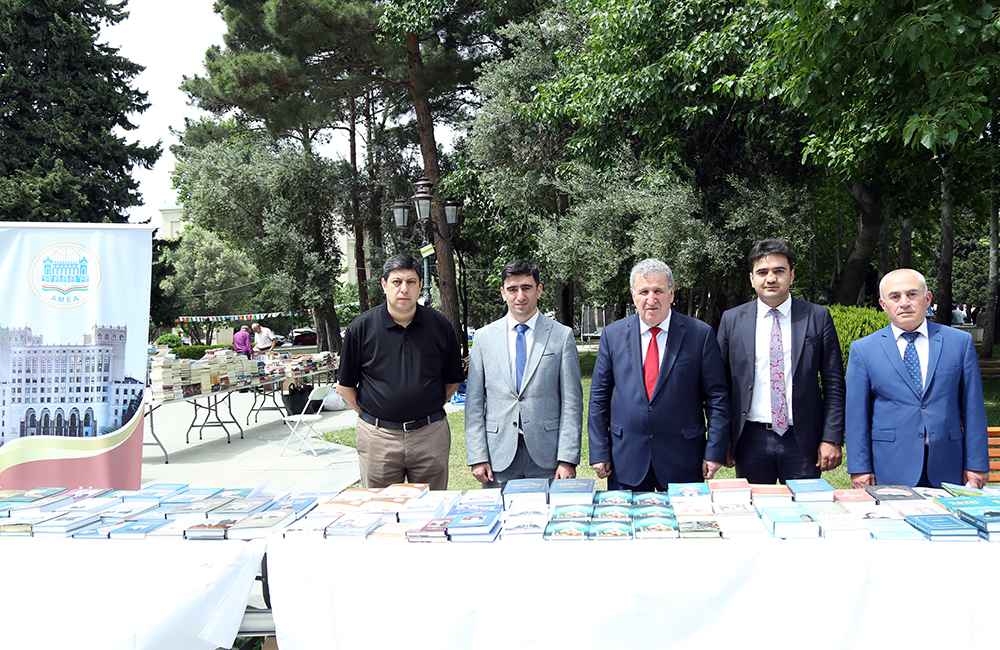 Akademik İsa Həbibbəyli IV Türk Dünyası Ədəbiyyat və Kitab F...