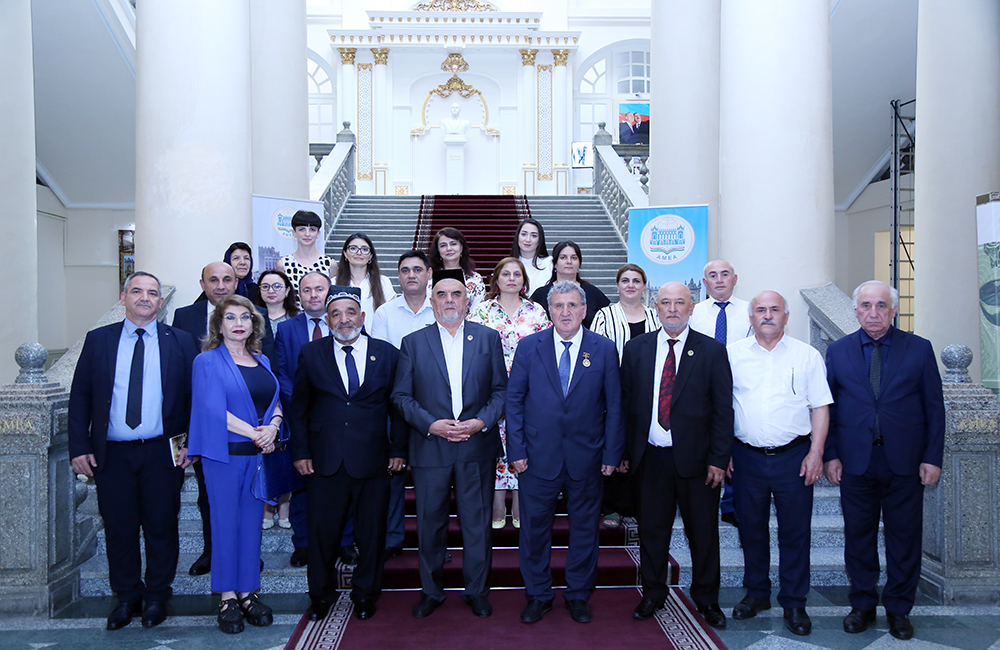 AMEA-da Özbəkistanın Ədəbiyyat, İncəsənət, Mədəniyyət və Sos...