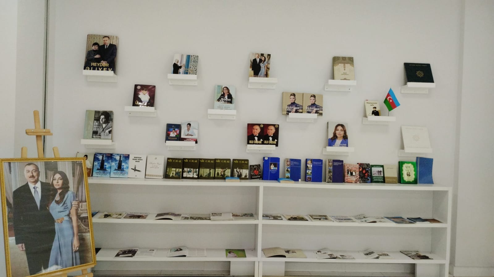 MEK “Humanizm və inkişaf missiyası" adlı ənənəvi kitab sərgi...