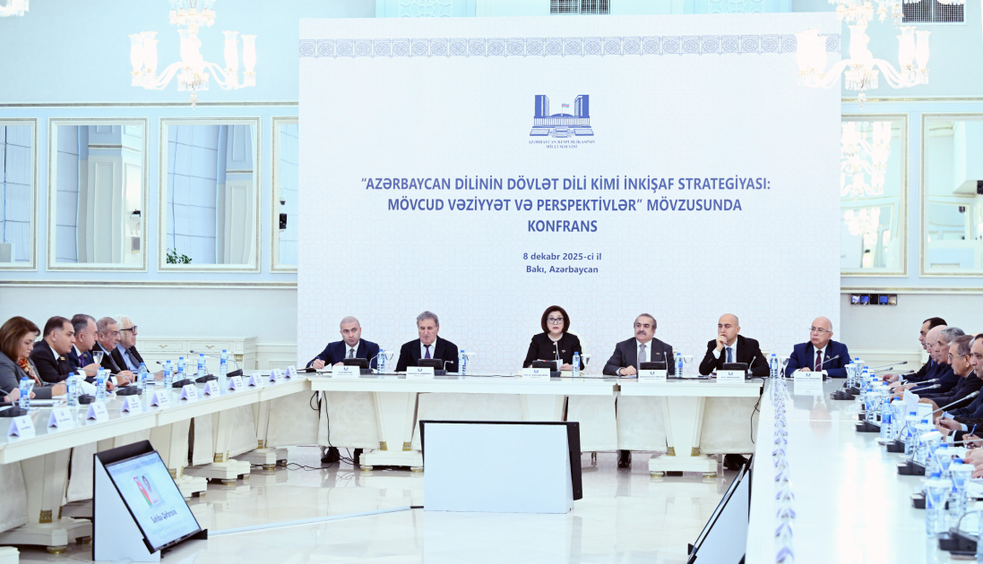 Parlamentdə Azərbaycan dilinin inkişaf strategiyasına həsr o...