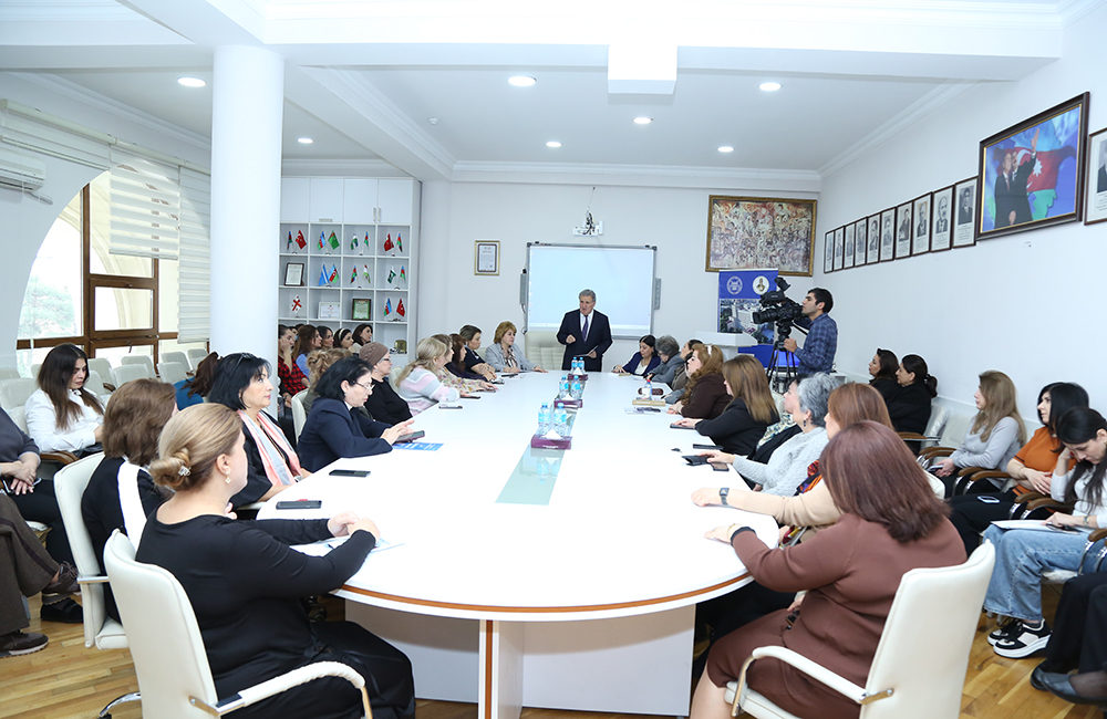 AMEA-da “Ümummilli Lider Heydər Əliyevin ictimai görüşlərind...