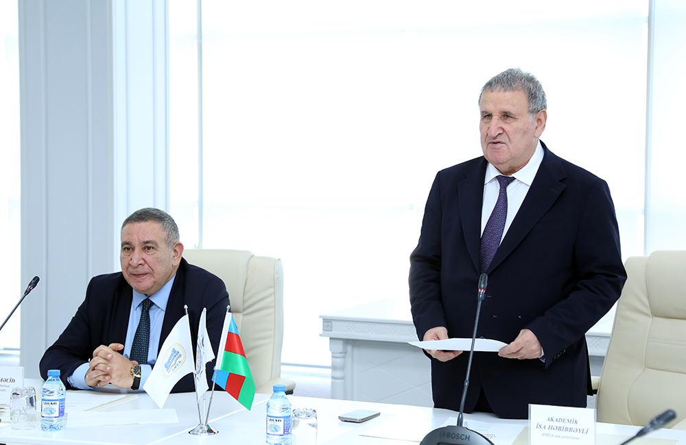 Akademik İsa Həbibbəyli: “AMEA-da Azərbaycan dilinin inkişaf...