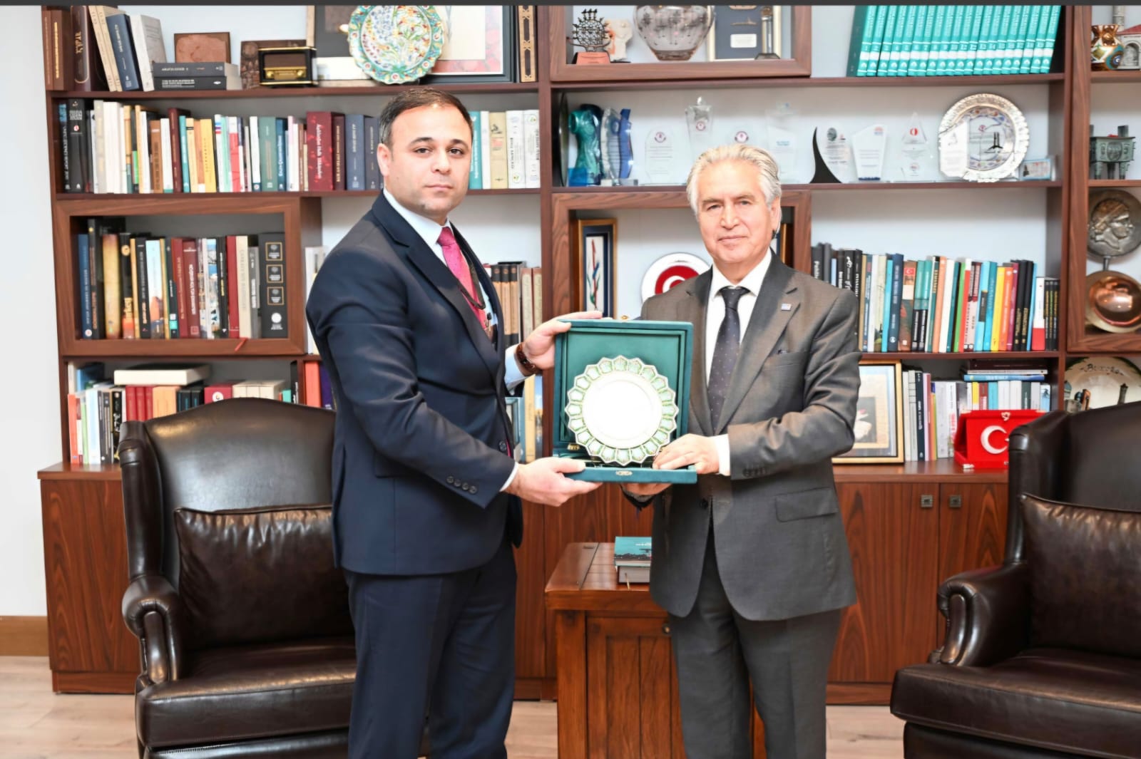 Folklor İnstitutunun direktoru Hikmət Quliyev UNESCO üzrə Tü...