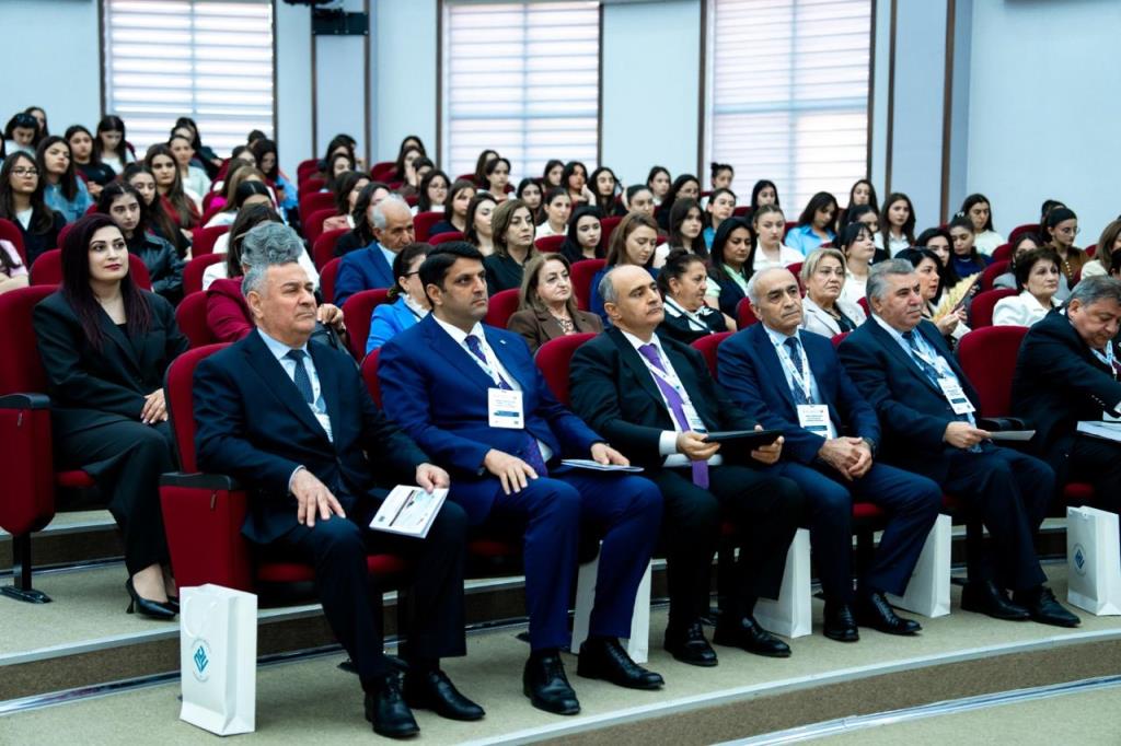 Professor Nadir Məmmədli Naxçıvanda keçirilən respublika kon...