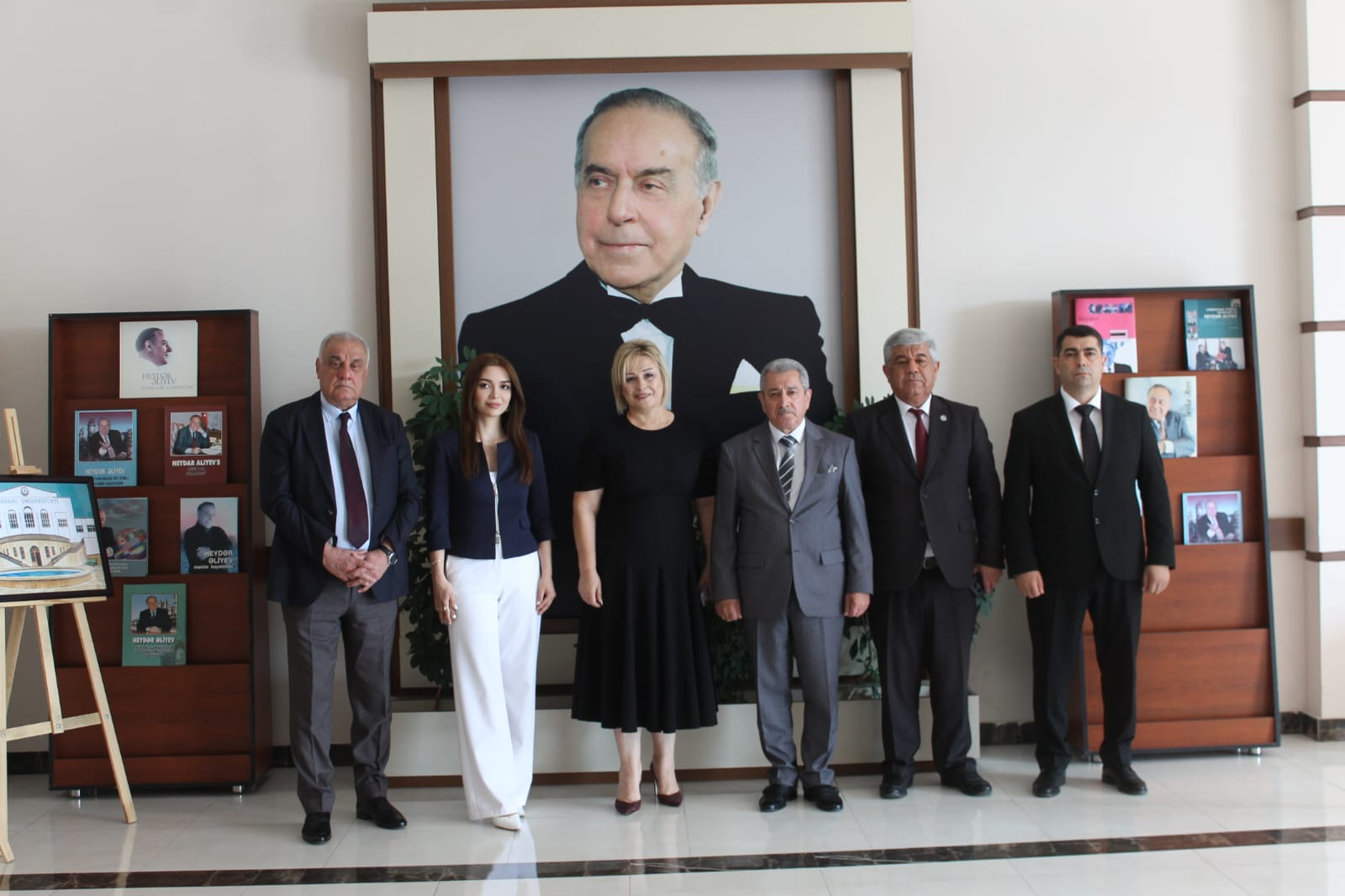 Dilçilik İnstitutunun əməkdaşı Milli Qurtuluş Gününə həsr ol...