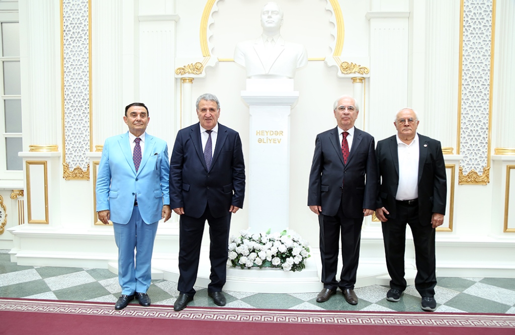 AMEA ilə Albaniya Elmlər Akademiyası arasında anlaşma memora...