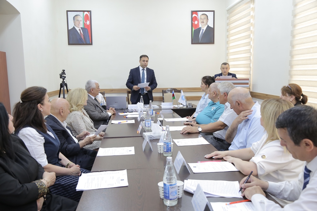Folklor İnstitutunda yarımillik fəaliyyət: elmi nəşrlərin sa...